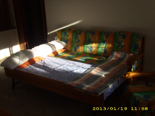 Schlafcouch Wohnzimmer Wohnung 2